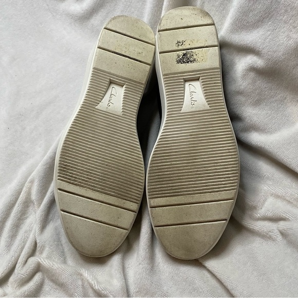 Clarks Collection Black Layton Rae Zip Front Sneaker - Picture 9 of 11